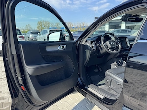 Volvo XC 40 T4 Recharge DKG Inscription - imagine 16