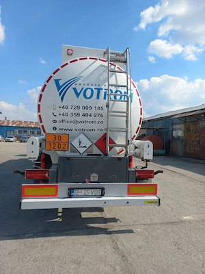 Semiremorca cisterna ADR PETROLIERE ,MAGYAR ,an fabr. 2022,5 comp. Unic propri.77 550 EUR negociabil - imagine 2