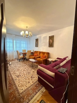 Apartament decomandat Sinaia, 2 camere, zona 1 Mai - imagine 2