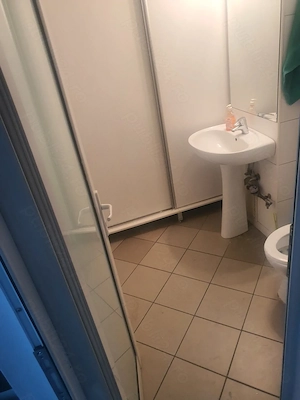 Închiriez spațiul comercial , zona Vest , 9 Mai, Ploiești.  - imagine 4