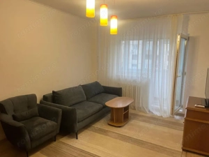 Apartament 4 camere de închiriat Apărătorii Patriei