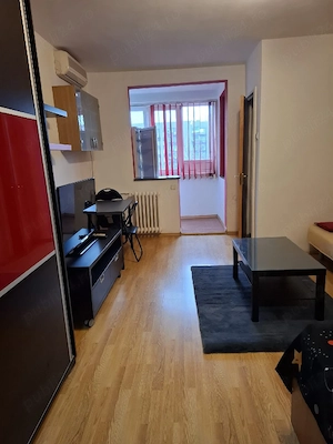 Vand garsoniera mobilata si utilata - imagine 3