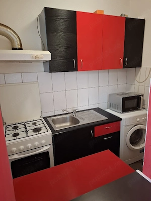 Vand garsoniera mobilata si utilata - imagine 5