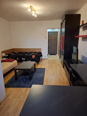 Vand garsoniera mobilata si utilata - imagine 4