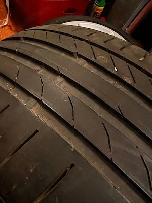 Vând două anvelope Continental 225:45/17 - imagine 5