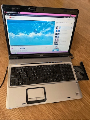 Laptop HP display mare 17,3 inch funcțional vine cu incarcator.Trimit prin curier.