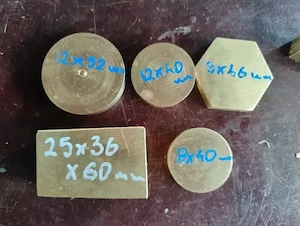 Placa si felii de alama