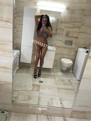 Bruneta hot  Fac si deplasări  - imagine 2