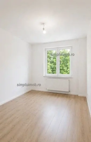 Nerva Traian 3 camere renovat zonă centrală