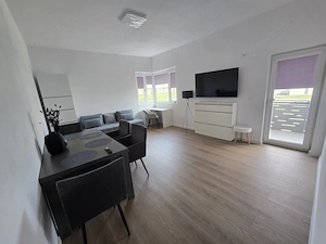 Decomandat. ETAJ 1. Langa Profi. 2 Locuri de Parcare.