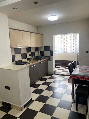 Închiriez ap 3 camere