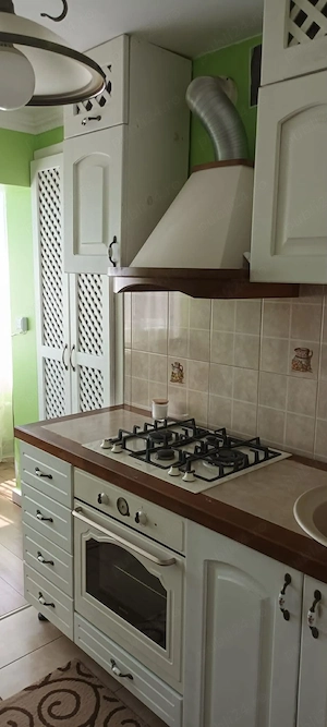 Apartament de 3 camere zona BARTOLOMEU