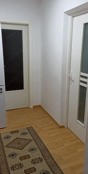 De vanzare apartament cu 3 camere și balcon, situat la parter ,zona Bisericii Constantin și Elena - imagine 4