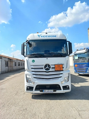 Cap tractor Mercedes BENZ  Actros  cu ADR full , an fabr. 2022.05. unic proprietar ,service Mercedes