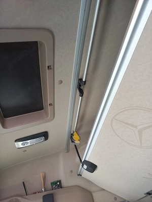 Cap tractor Mercedes BENZ  Actros  cu ADR full , an fabr. 2022.05. unic proprietar ,service Mercedes - imagine 8