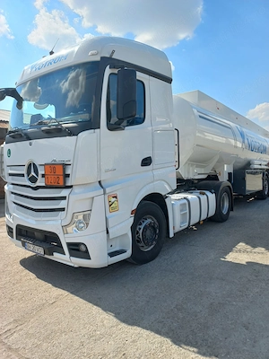 Cap tractor Mercedes BENZ  Actros  cu ADR full , an fabr. 2022.05. unic proprietar ,service Mercedes - imagine 3