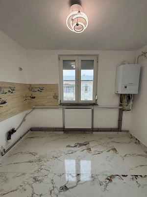 De vanzare apartament cu 2 camere și balcon, decomandate, 48.500 euro