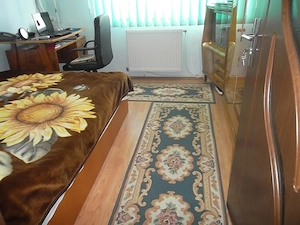 Vand apartament 3 camere decomandat in Deva, zona Carpati, bloc de caramida de 4 etaje,hol central - imagine 10
