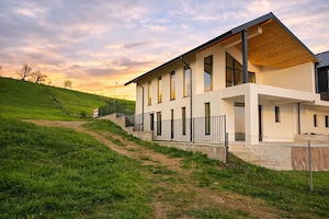 Casă nouă cu vedere panoramică   Mănăstirea Dealu - imagine 5