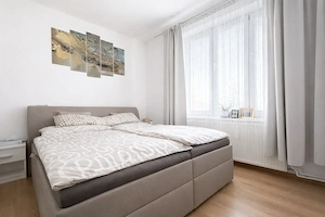 Apartament de 2 camere de inchiriat zona Bartolomeu