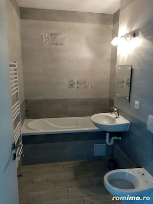 Inchiriez 1 camera decomandat in zona Centrala  - imagine 3