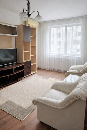 DE INCHIRIAT - Apartament 2 camere, decomandat, Mega Mall - imagine 3