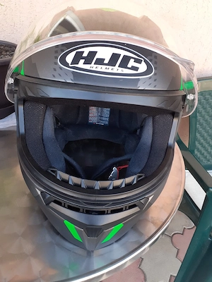 Casca noua HJC si casca HJC folosita marimea S