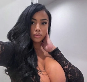 Ador sărutările  si miingiierile peste tot