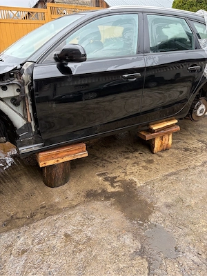 dezmembrez audi A4 B8 diesel  - imagine 2