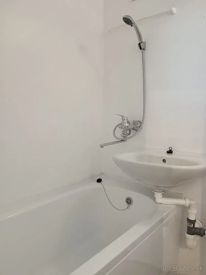 Garsoniera de inchiriat zona Blumana - imagine 3