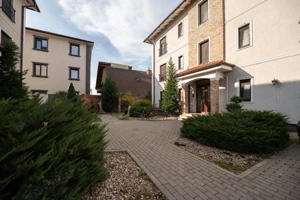 Apartament 2 camere-curte proprie-Giroc