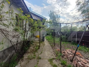 Casa de vanzare, la strada principala, zona ARCANI  - imagine 9