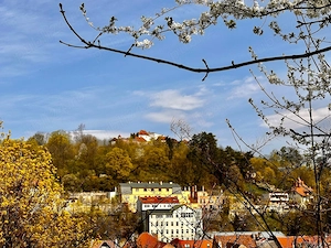 De inchiriat Apartament la casa 