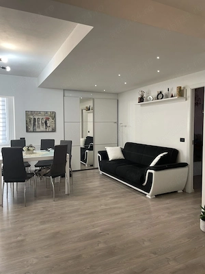 Vand apartament 3 camere - Apahida, Str Pietroasa Nr 62 - imagine 2