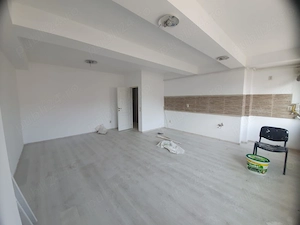 Vand apartament 3 camere - imagine 2