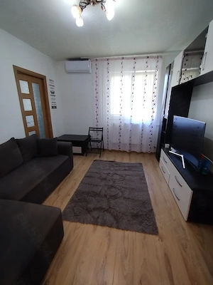 Particular închiriez apartament cu 2 camere 