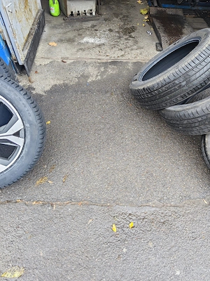 Vând cauciucuri Kumho 215 55 R18 - imagine 5