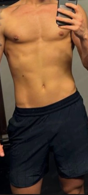 Cosmin tip discret,curat si serios,servicii de calitate , masaj,deplasari,party,webshow - imagine 2