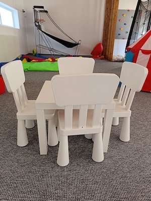 Masa MAMMUT Ikea alba pt copii cu 4 scaune
