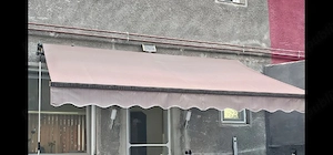 Copertină retractabilă