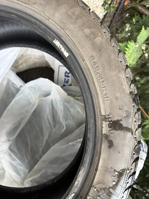 Set 4 Anvelope Iarnă Goodyear UltraGrip Performance 8 | 245/45 R18 ★ MO - imagine 3