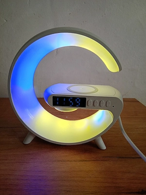 vând lampă cu încărcare wireless 