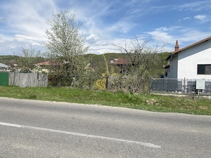 Vând teren intravilan