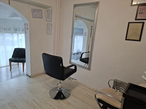  Locc disponibil pentru coafor într-un salon liniștit și primitor, situat pe Ștefan cel Mare,  - imagine 2