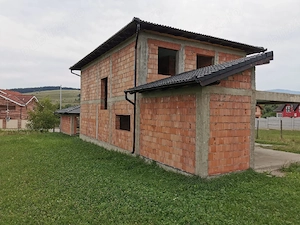 Casă la roșu de vânzare  - imagine 4