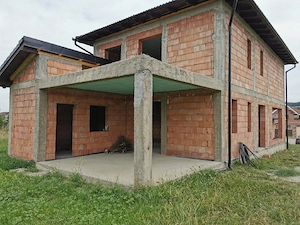 Casă la roșu de vânzare  - imagine 5