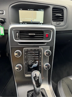 volvo V60 2016 Automat r Design webasto piele navi alcantara rate garantie - imagine 19