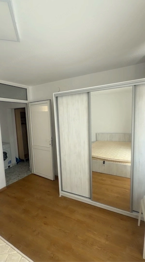 Proprietar!Brancoveanu 2 camere 5 8 61mp 4 minute de METROU SI PARC MOBILAT LUMINOS( orientareVEST) - imagine 6