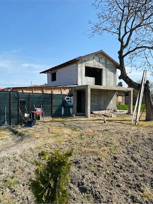 Se vand  3 spatii comerciale + casa la rosu  - imagine 7