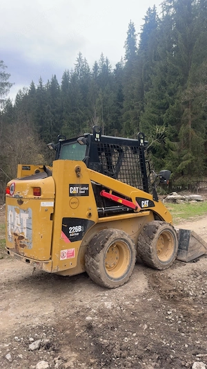 miniîncarcator caterpillar 226b3 high flow - imagine 3